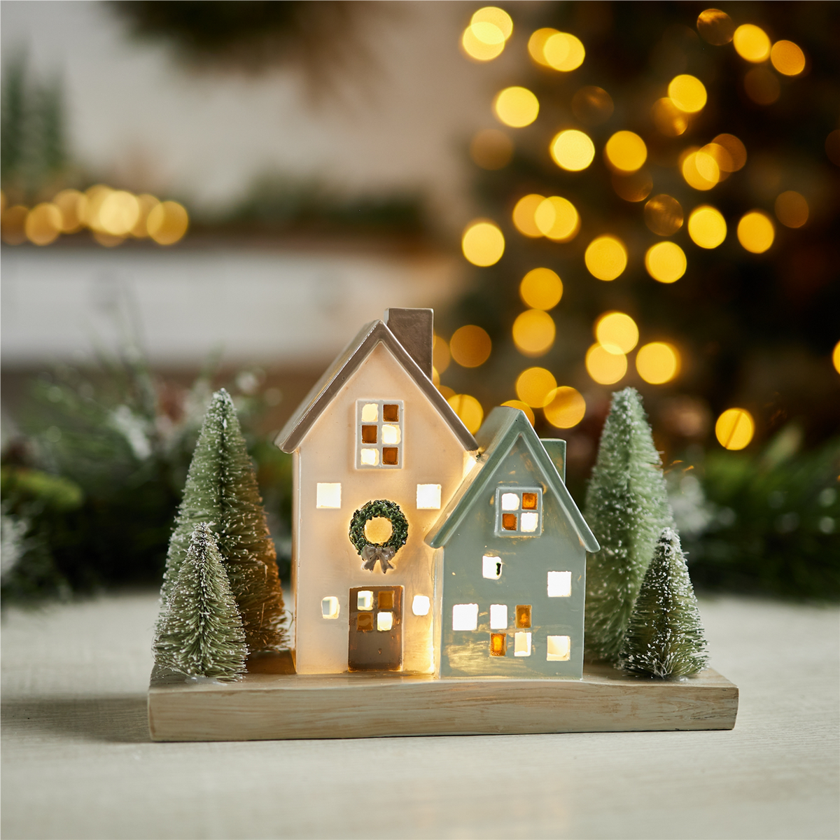 LED Winter Village 8"L