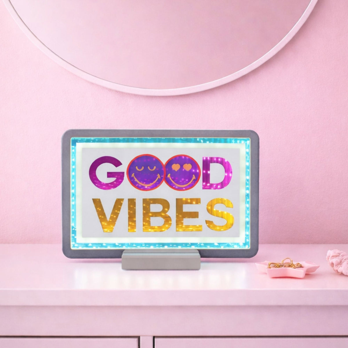 SmileyWorld® Good Vibes Ekkolight 9"L